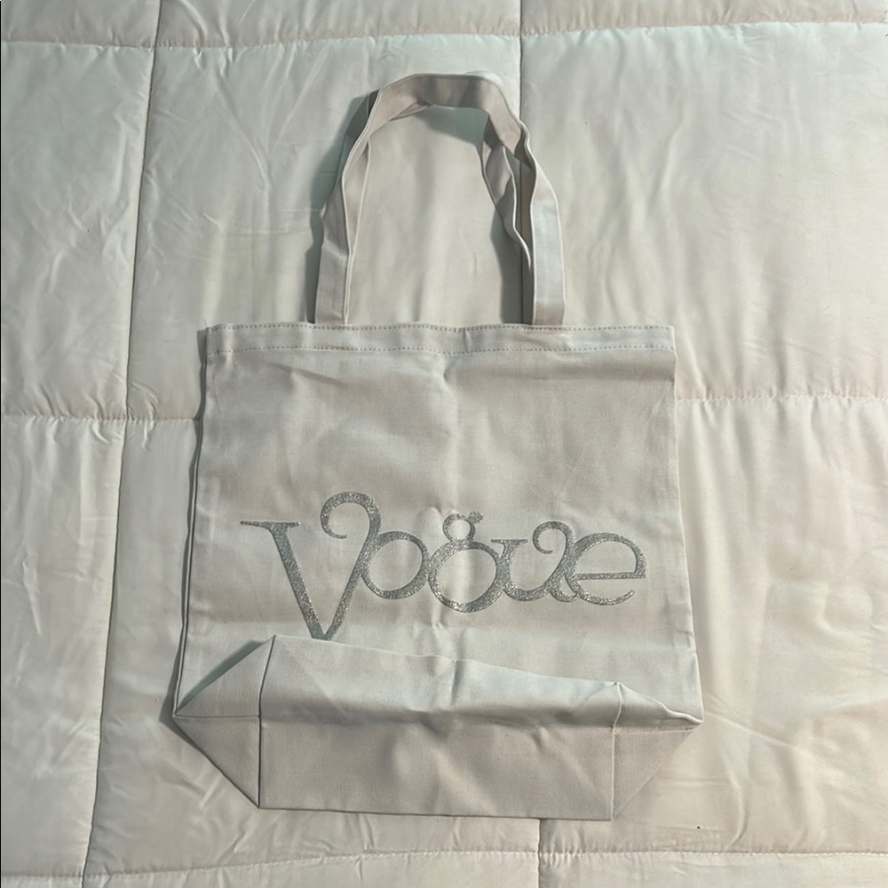 Vogue White Silver Tote Bag Minimalist Design